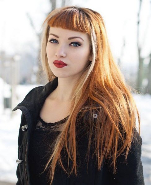 Coupes de cheveux avec une frange courte