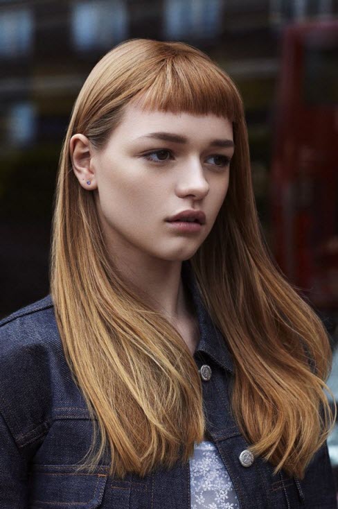 Coupes de cheveux avec une frange courte