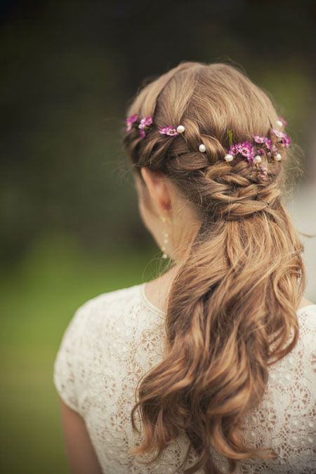 Coiffures de mariage : tressage pour cheveux longs