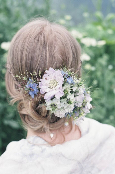 Coiffures de mariage avec des fleurs