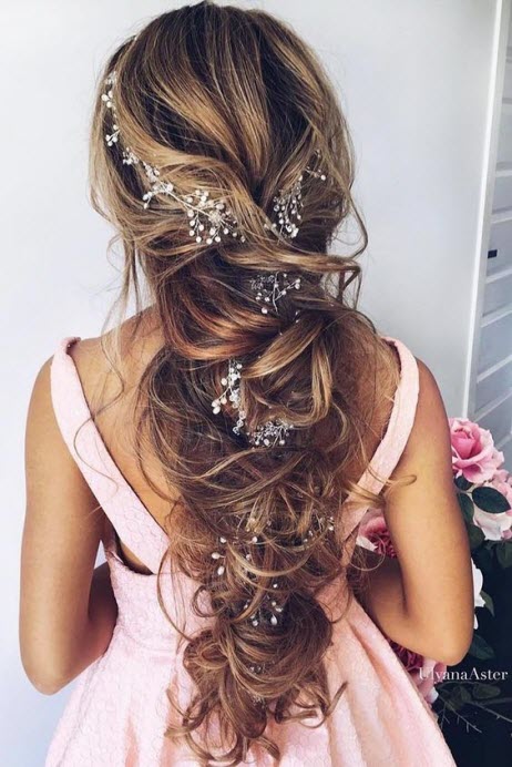 Coiffures de mariage : tressage pour cheveux longs