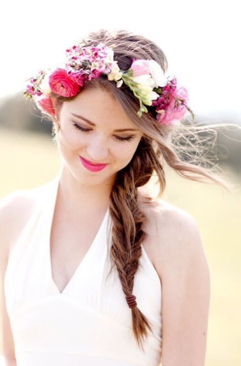 Coiffures de mariage avec des couronnes de fleurs