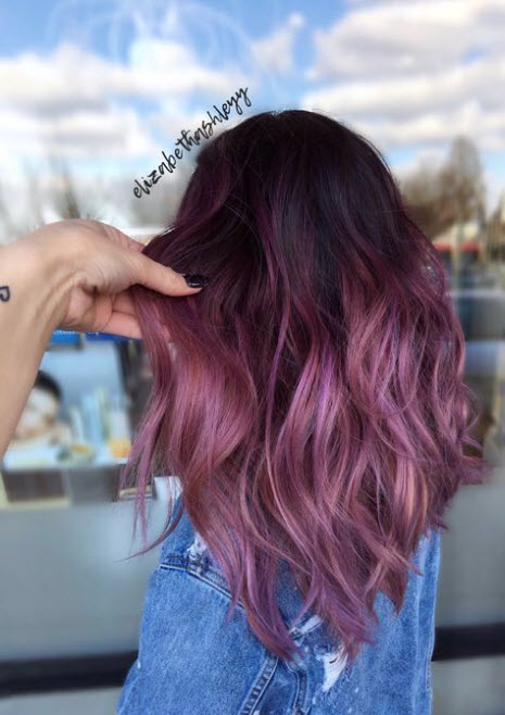 Photo de rose, coloration de cendres dans le style du balayage