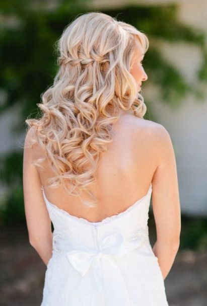 Coiffures de mariage : tressage pour cheveux longs