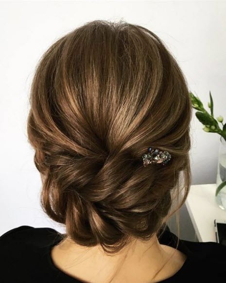 Coiffure de soirée-chignon volumineux