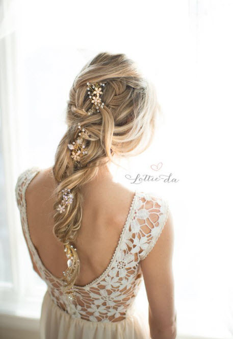 Coiffures de mariage : tressage pour cheveux longs