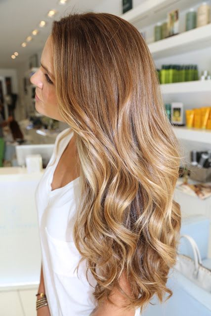 Balayage de teinture pour cheveux foncés