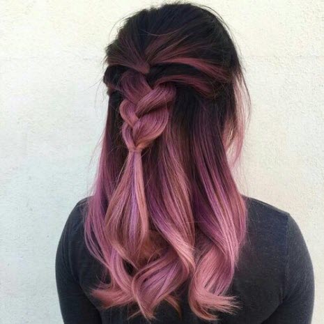 Photo de rose, coloration de cendres dans le style du balayage