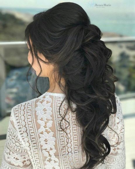 Coiffures de mariage : tressage pour cheveux longs